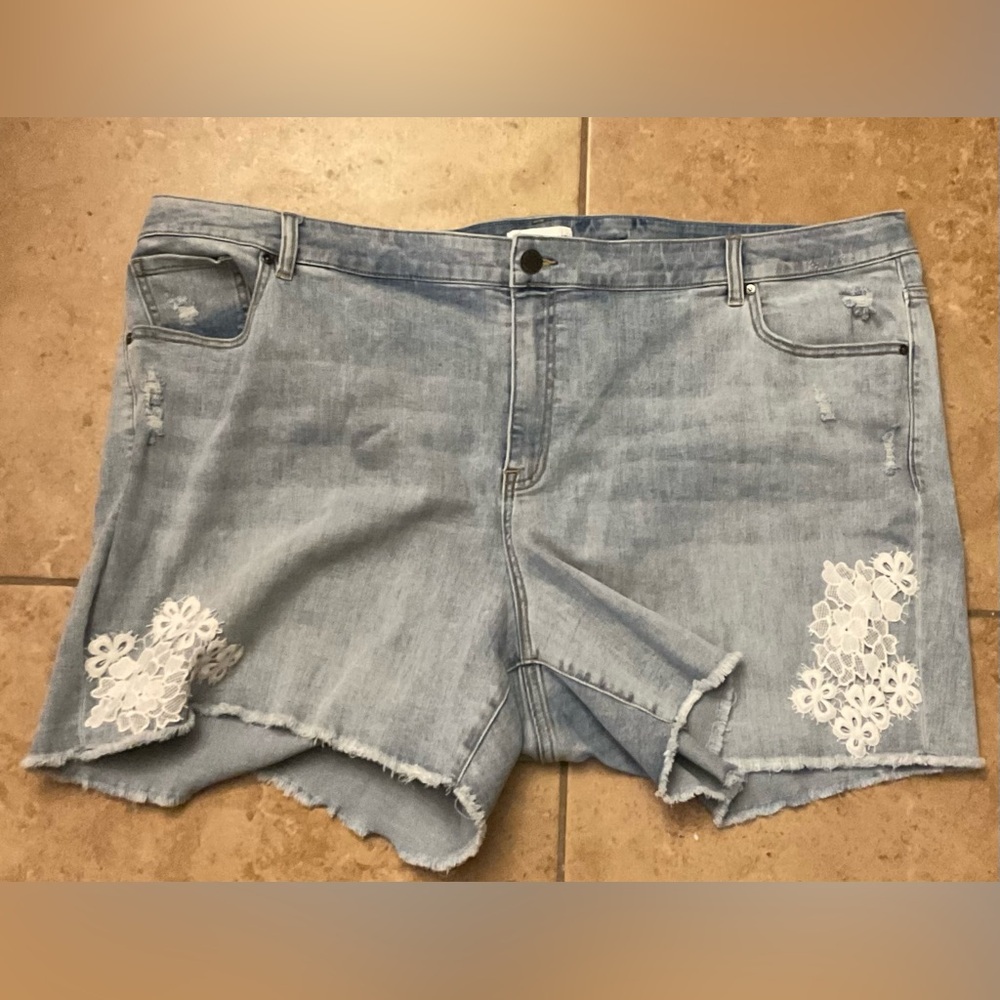 Lane Bryant Mid- Rise Girlfriend Denim Shorts with Flex Magic Waistband